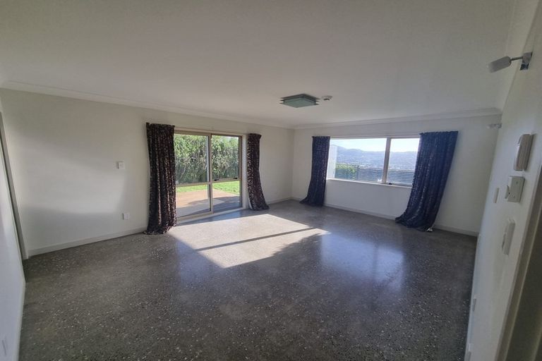 Photo of property in 15 Epic Way, Newlands, Wellington, 6037