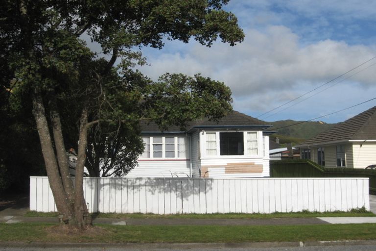 Photo of property in 28 Langford Street, Naenae, Lower Hutt, 5011