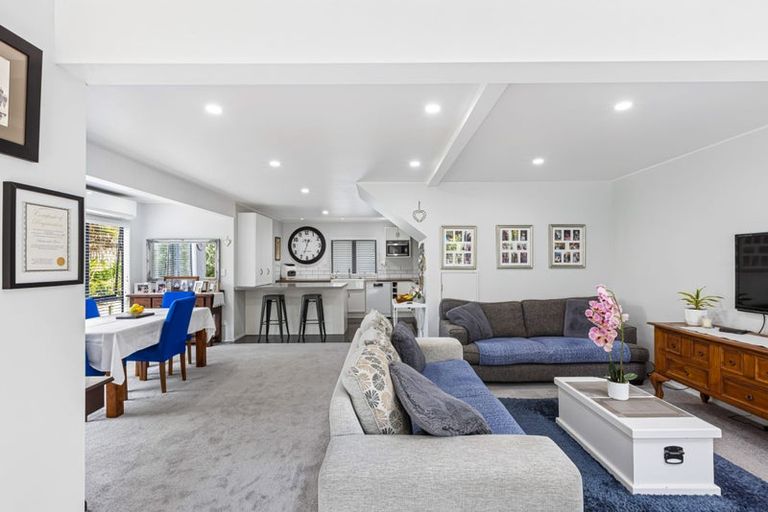 Photo of property in 28 Donald Street, Stanmore Bay, Whangaparaoa, 0932