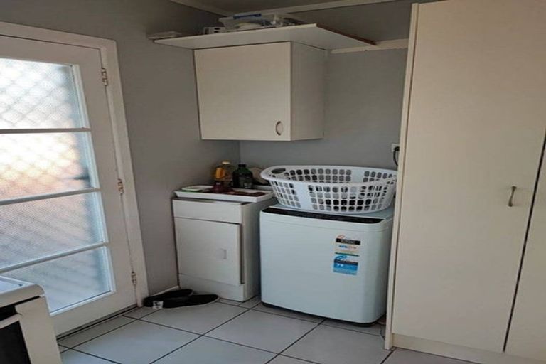 Photo of property in 1/67 Dale Crescent, Pakuranga, Auckland, 2010