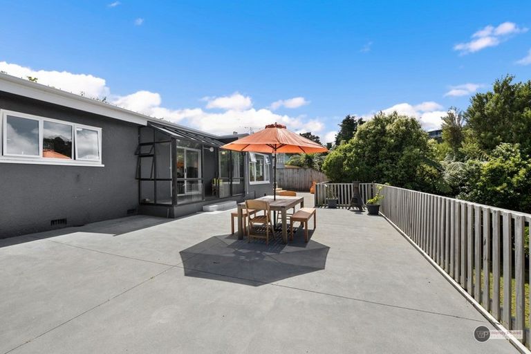 Photo of property in 51 Poto Road, Normandale, Lower Hutt, 5010