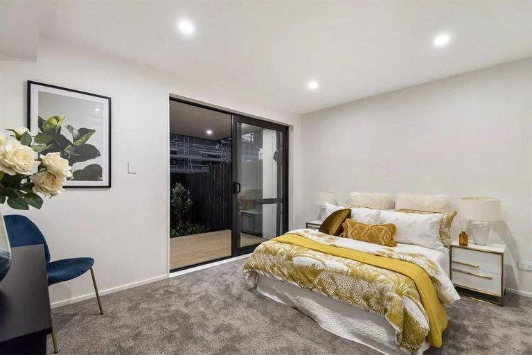 Photo of property in 5/32a Westgate Drive, Massey, Auckland, 0614