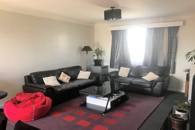 Photo of property in 305 Richardson Road, New Windsor, Auckland, 1041