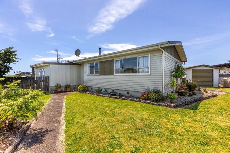 Photo of property in 5 Newbury Place, Waitara, 4320