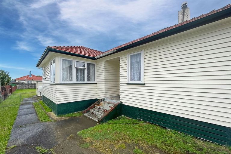 Photo of property in 9 Stairs Street, Dannevirke, 4930