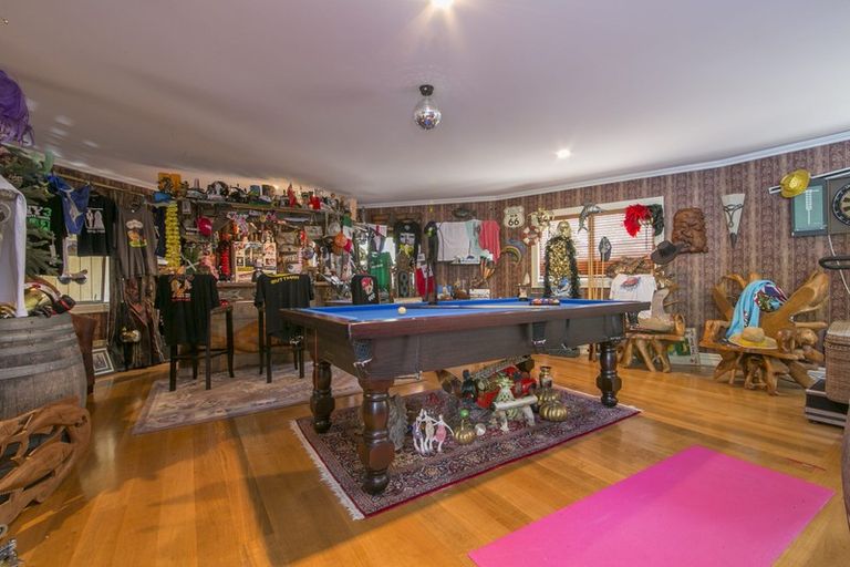 Photo of property in 63 Riverland Road, Kumeu, 0892