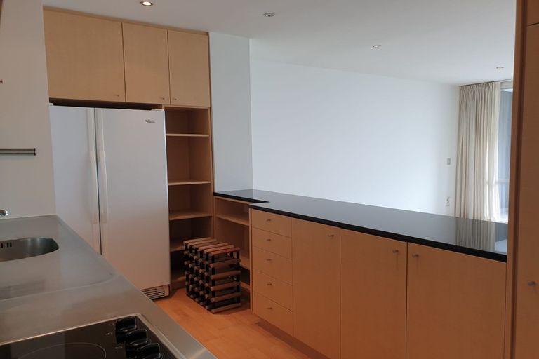 Photo of property in Sanctum Apartment, 10 Ebor Street, Te Aro, Wellington, 6011