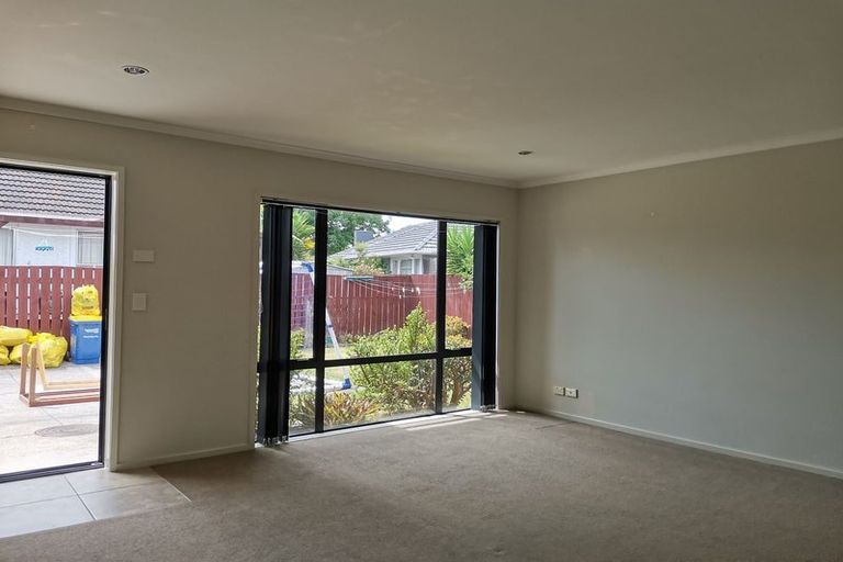 Photo of property in 38 Durham Street, Te Atatu Peninsula, Auckland, 0610