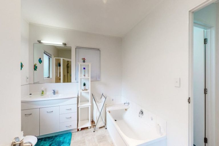 Photo of property in 3/692 Whangaparaoa Road, Stanmore Bay, Whangaparaoa, 0932