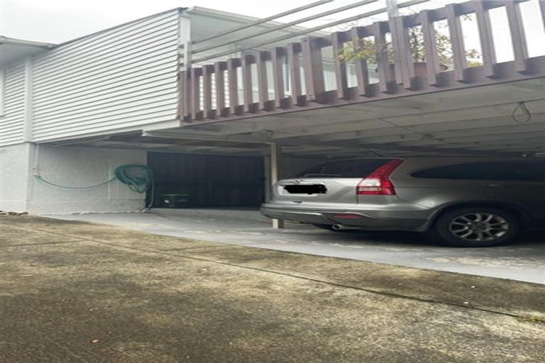 Photo of property in 209a Sturges Road, Henderson, Auckland, 0612