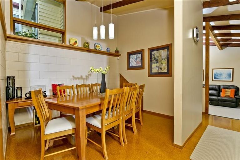 Photo of property in 18 Lingham Crescent, Torbay, Auckland, 0630