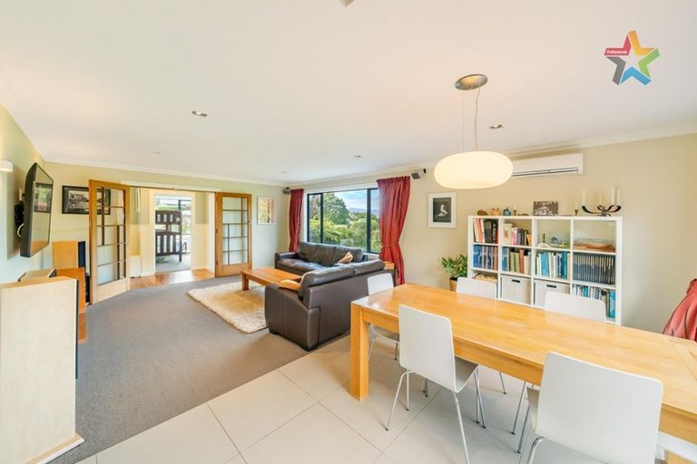 Photo of property in 188 Miromiro Road, Normandale, Lower Hutt, 5010