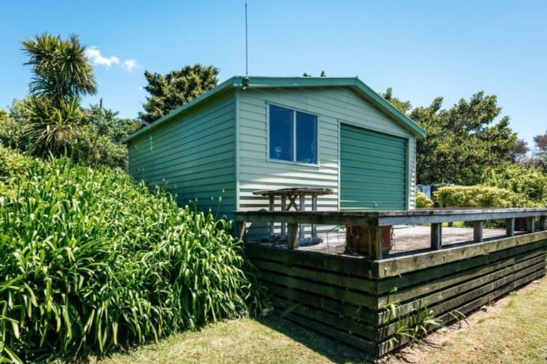 Photo of property in 14 Cory Road, Palm Beach, Waiheke Island, 1081