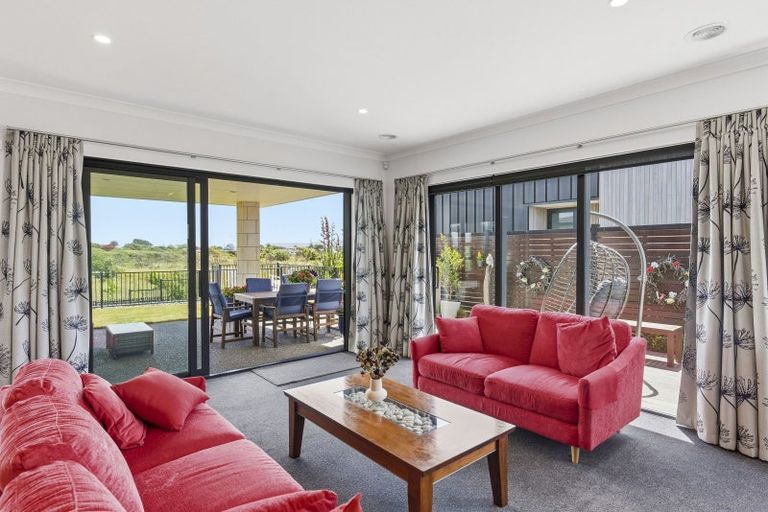 Photo of property in 19 Taranui Way, Paraparaumu Beach, Paraparaumu, 5032