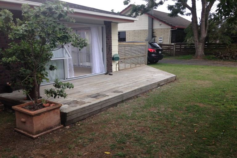 Photo of property in 1/10 Loop Road, Orewa, 0931