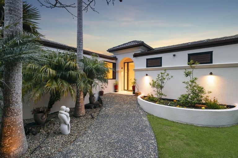 Photo of property in 41 Mayfair Crescent, Mairangi Bay, Auckland, 0630