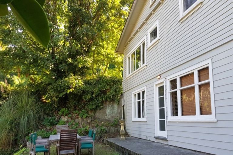 Photo of property in 24 Cobden Road, Bluff Hill, Napier, 4110