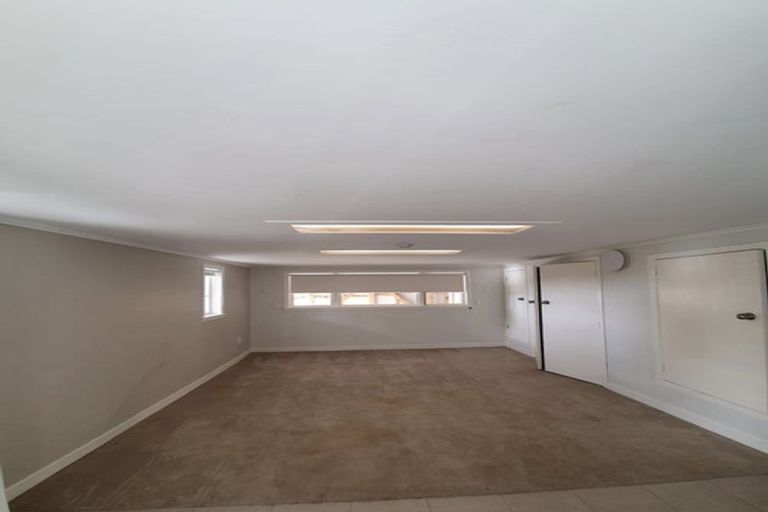 Photo of property in 1/14 Woodside Avenue, Northcote, Auckland, 0627