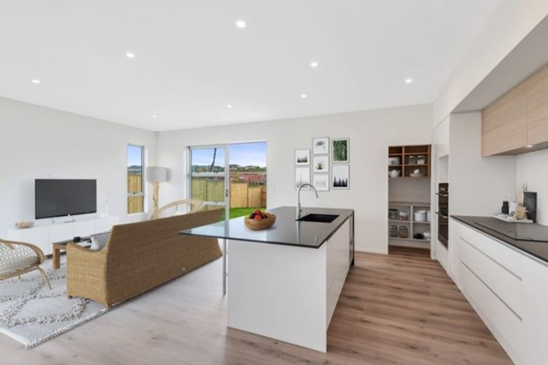 Photo of property in 12 Cadwil Drive, Beachlands, Auckland, 2018