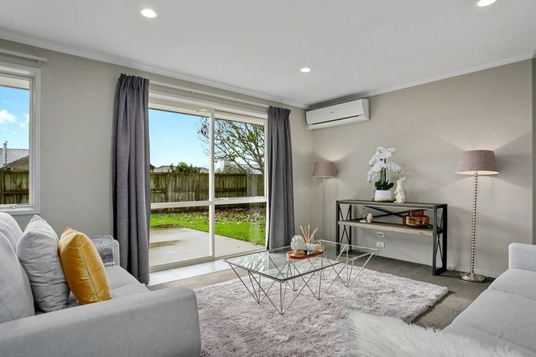 Photo of property in 12 Brancaster Place, Cambridge, 3434