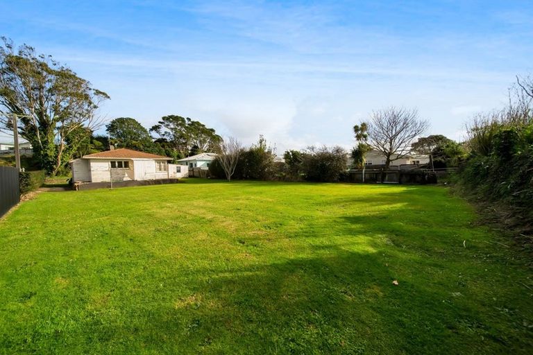 Photo of property in 23 Atiawa Street, Glen Avon, New Plymouth, 4312