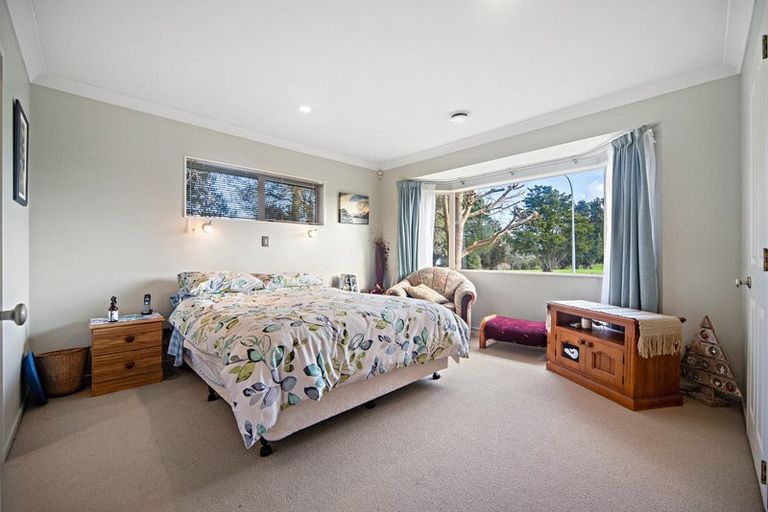 Photo of property in 11 Charles Miller Court, Clarks Beach, 2122