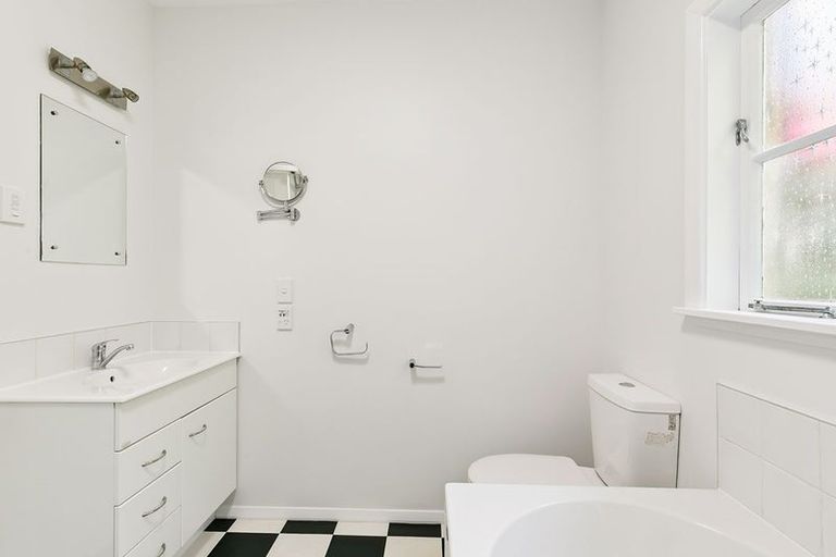 Photo of property in 169 Broderick Road, Johnsonville, Wellington, 6037