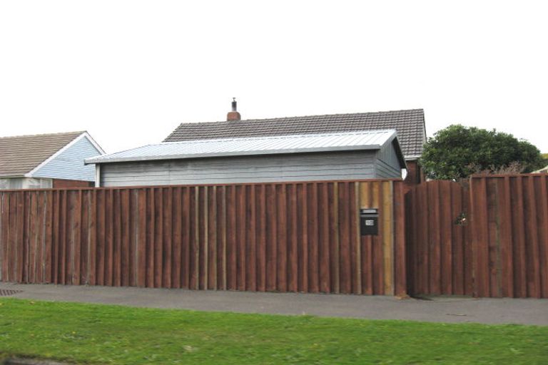 Photo of property in 1/10 Oakland Street, Northcote, Christchurch, 8052