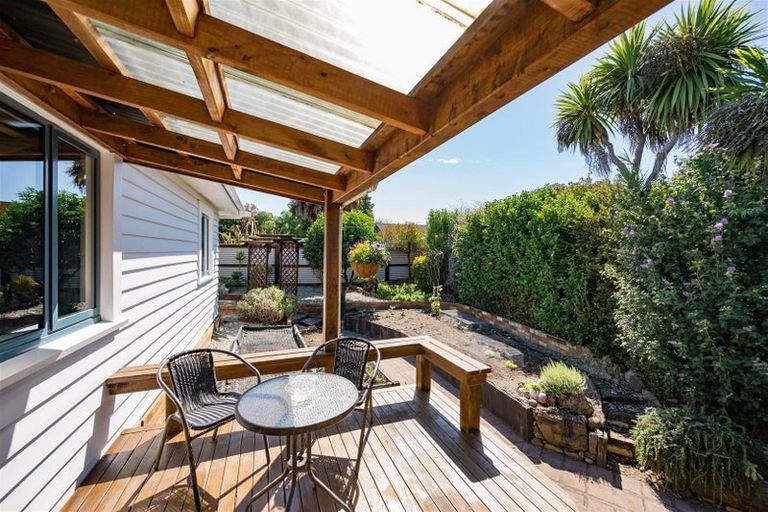 Photo of property in 27 Martin Street, Monaco, Nelson, 7011