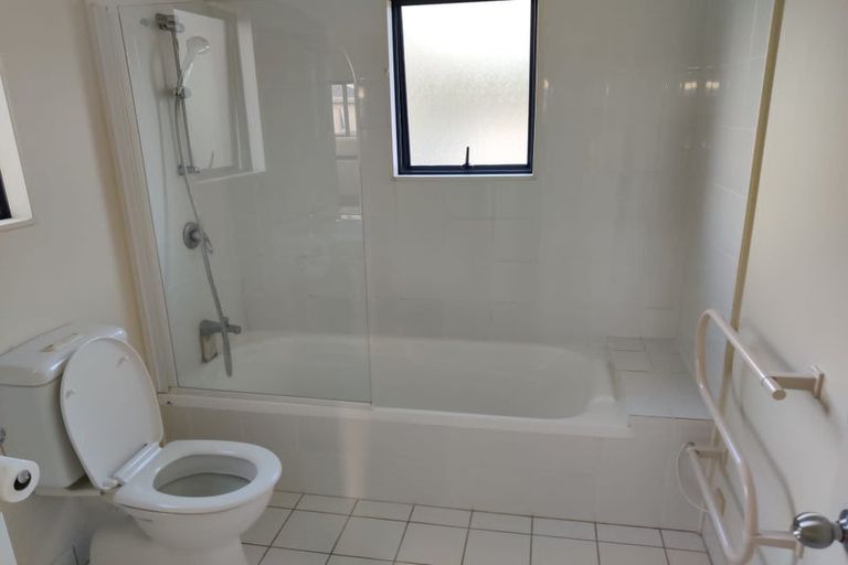 Photo of property in 14 Butia Avenue, Henderson, Auckland, 0612