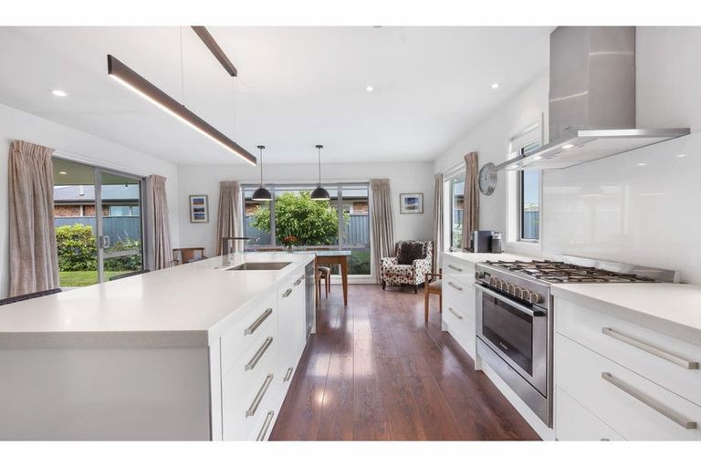 Photo of property in 19 Walnut Way, Rangiora, 7400