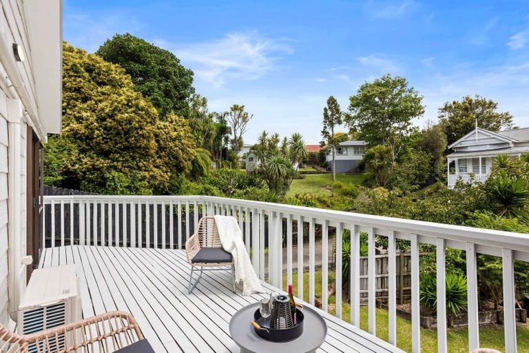Photo of property in 2/30 Fordham Street, Beach Haven, Auckland, 0626