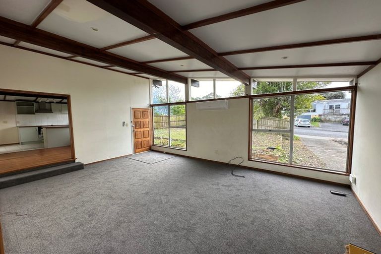 Photo of property in 20 Cockayne Crescent, Sunnynook, Auckland, 0620