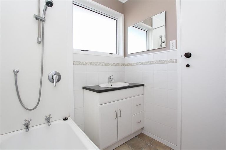 Photo of property in 2 Norfolk Place, Pukete, Hamilton, 3200