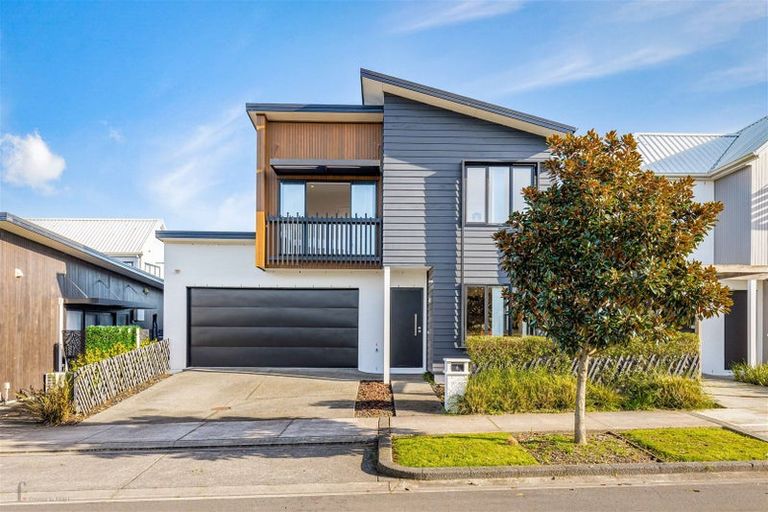 Photo of property in 6 Sacred Kingfisher Road, Hobsonville, Auckland, 0616