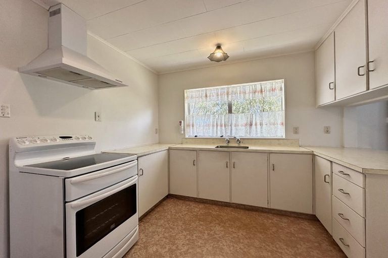 Photo of property in 1/20 Roband Crescent, Brown Owl, Upper Hutt, 5018