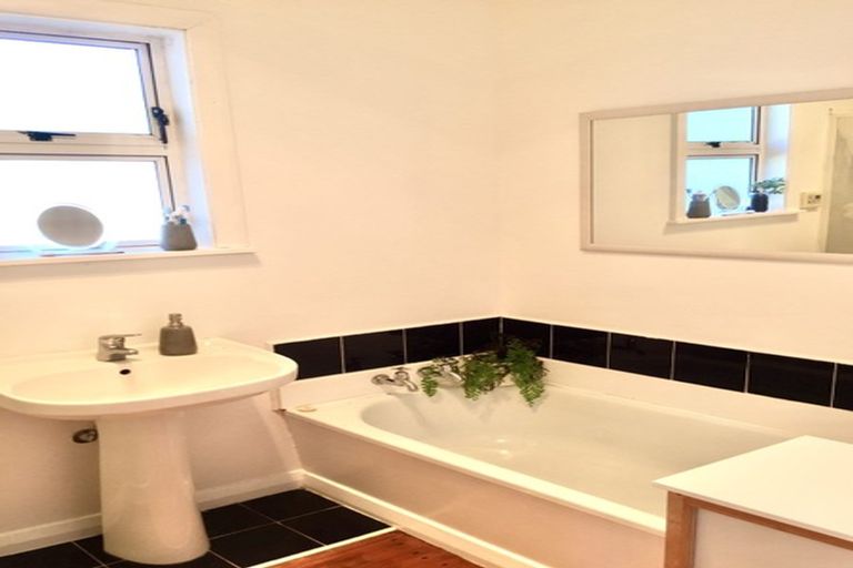 Photo of property in 10 Karamu Street, Ngaio, Wellington, 6035