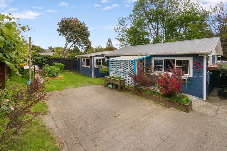 Photo of property in 19 Aorangi Road, Paraparaumu, 5032