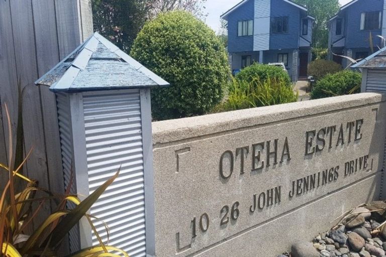 Photo of property in 693 East Coast Road, Browns Bay, Auckland, 0630