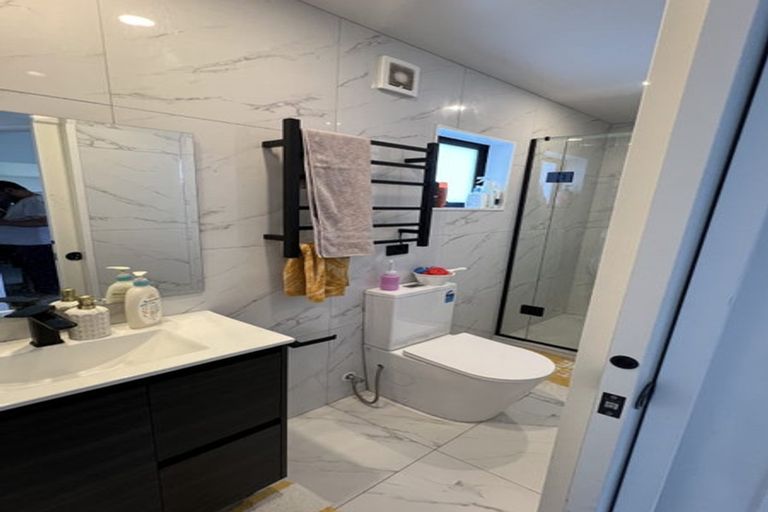 Photo of property in 1/72 Tiraumea Drive, Pakuranga, Auckland, 2010