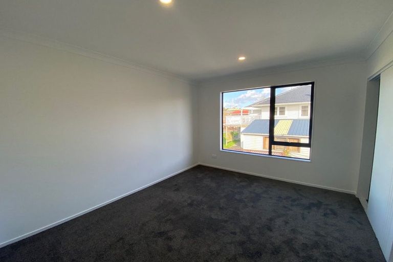 Photo of property in 65a Tiroroa Avenue, Te Atatu South, Auckland, 0610