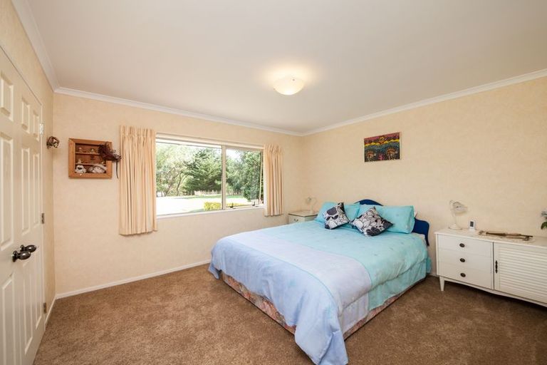 Photo of property in 29 Ngahere Park Road, Turitea, Palmerston North, 4472