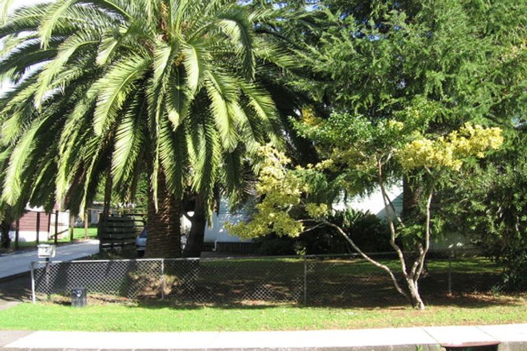 Photo of property in 22 Bayside Avenue, Te Atatu Peninsula, Auckland, 0610