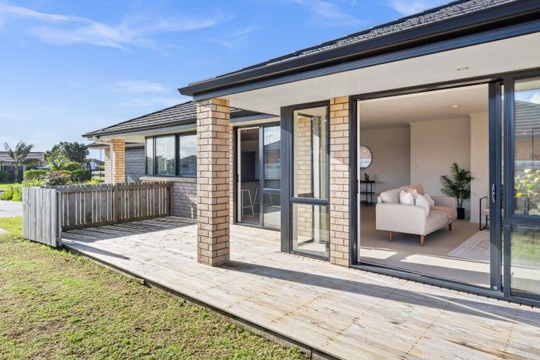 Photo of property in 24 Kowi Lakes Drive, One Tree Point, 0118