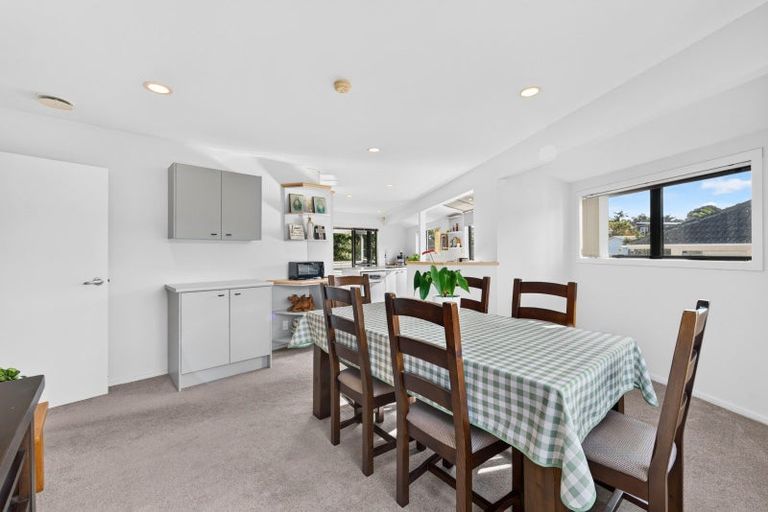 Photo of property in 2/51 Merani Street, Belmont, Auckland, 0622