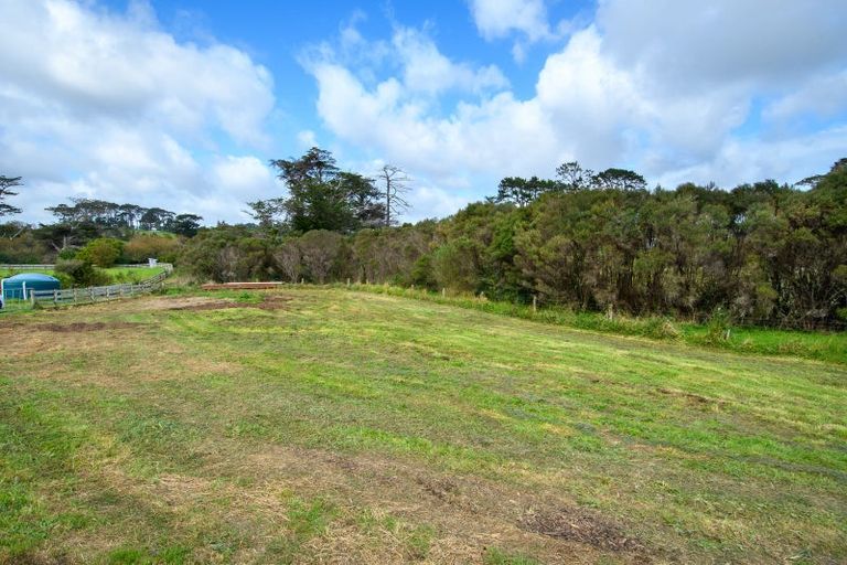 Photo of property in 123 Hunter Road, Taupaki, 0782