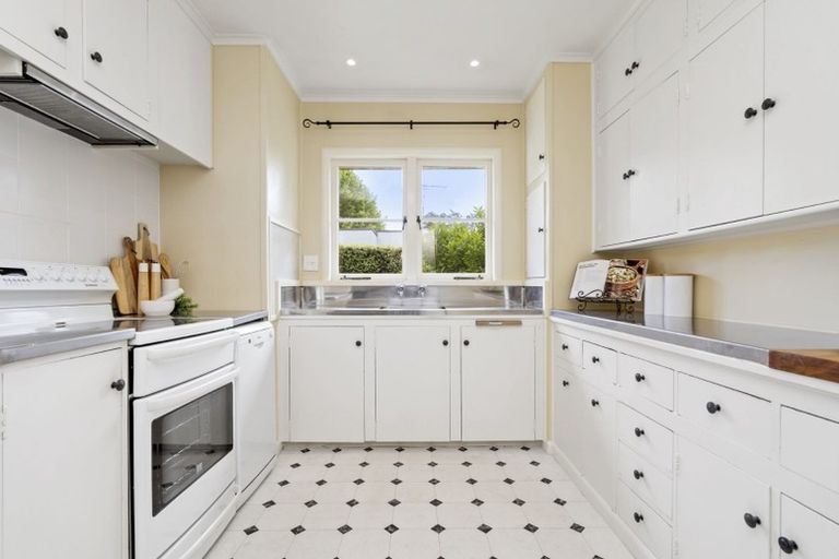 Photo of property in 141 Victoria Street, Cambridge, 3434