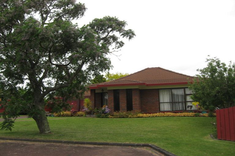 Photo of property in 5 Pedlar Place, Conifer Grove, Takanini, 2112