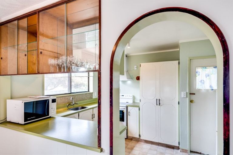 Photo of property in 1 Lowther Place, Taradale, Napier, 4112