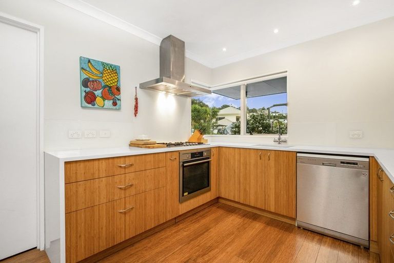Photo of property in 10 Greta Place, Stanmore Bay, Whangaparaoa, 0932